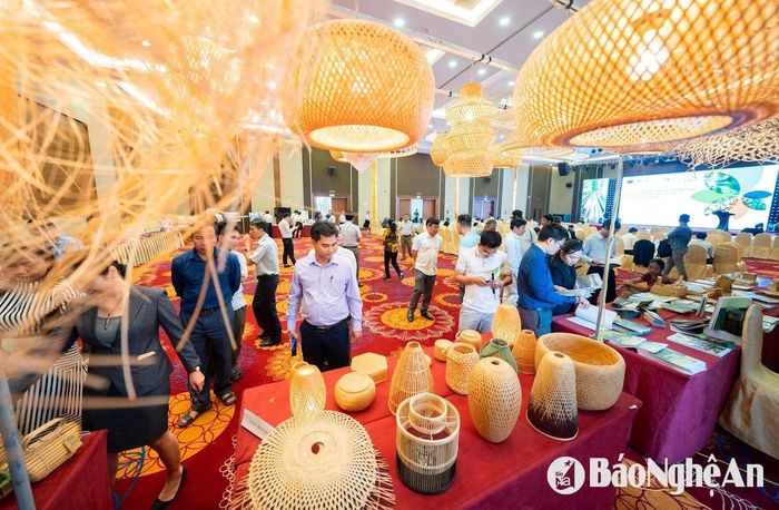 Những sản phẩm 5 sao OCOP tỉnh Nghệ An hiện có mặt khắp 5 châu, ở các hội chợ thương mại quốc tế. Ảnh: CSCC