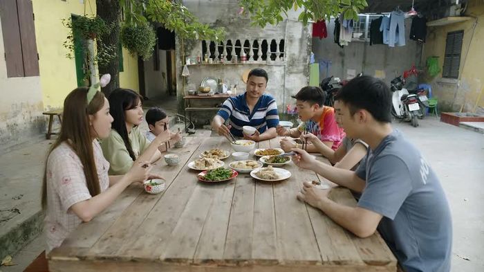 Một số hình ảnh trong bộ phim được hé lộ. Ảnh: VFC
