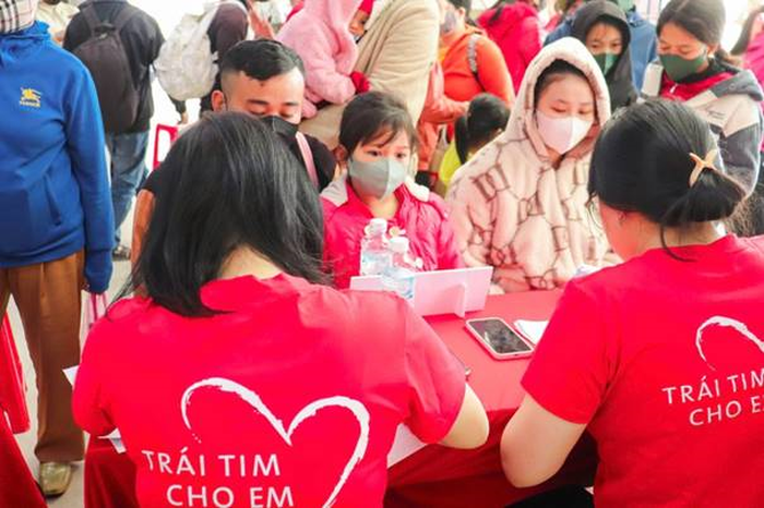  Chương trình Trái tim cho em tổ chức khám sàng lọc miễn phí bệnh tim bẩm sinh cho trẻ em dưới 18 tuổi trên cả nước.