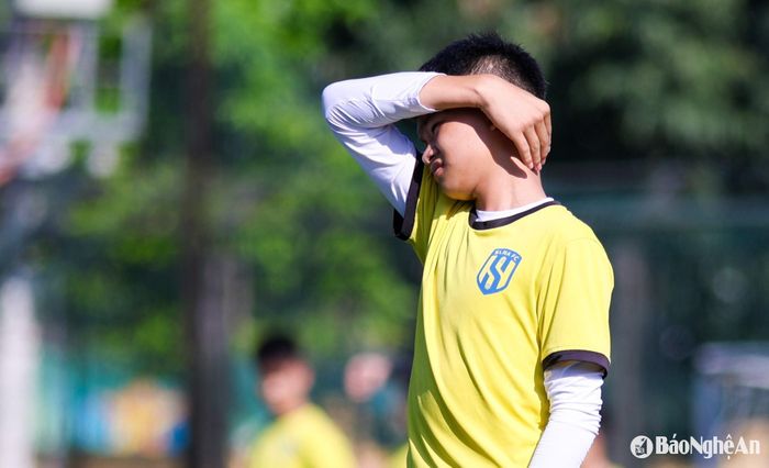 Những cầu thủ mang trong mình khát vọng sân cỏ và một quyết tâm rằng bóng đá sẽ là con đường hướng tới tương lai. Ảnh: Đức Anh
