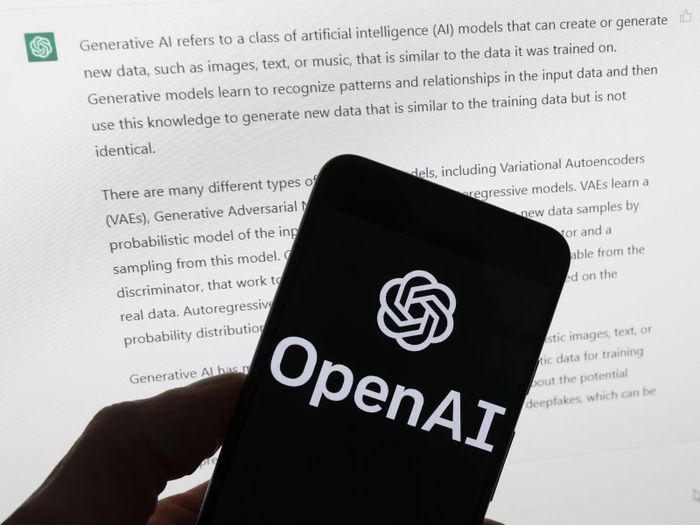 OpenAI đang đi đầu trong việc tích hợp trí nhớ nhân tạo vào các chatbot nhưng cũng đặt ra nhiều câu hỏi về quyền riêng tư (Ảnh: Michael Dwyer/AP).