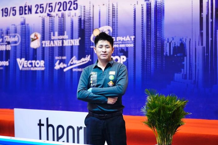 Đình Quốc giành vé đi tiếp ngoạn mục