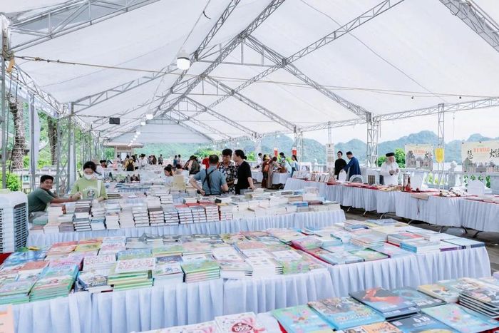 Hơn 5000 đầu sách được giới thiệu tại hội sách Tuệ Đăng lần thứ nhất
