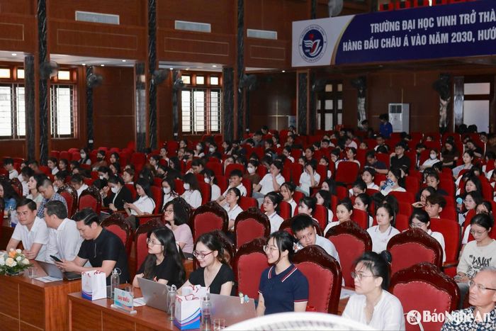 Toàn cảnh hội nghị. Ảnh: Văn Long
