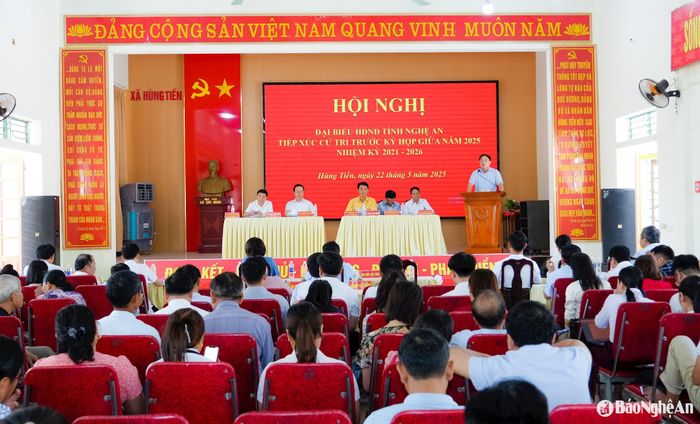 Quang cảnh hội nghị tiếp xúc cử tri xã Hùng Tiến, huyện Nam Đàn. Ảnh: Phạm Bằng