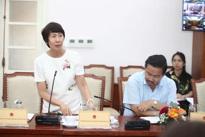 Các đại biểu phát biểu tại Hội thảo