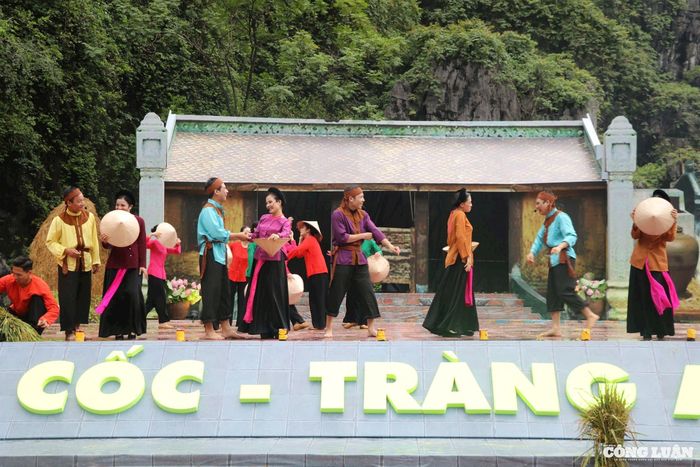 Một tiết mục nghệ thuật tại lễ khai mạc.