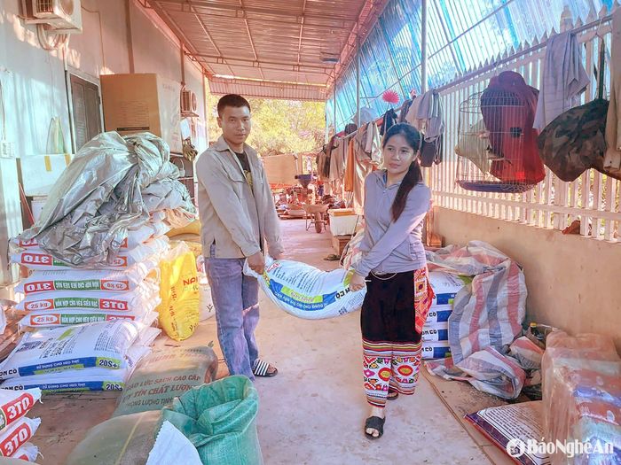 Vợ chồng anh Tú và chị Kim luôn đồng tâm trong phát triển kinh tế gia đình. Ảnh: Đình Tuân