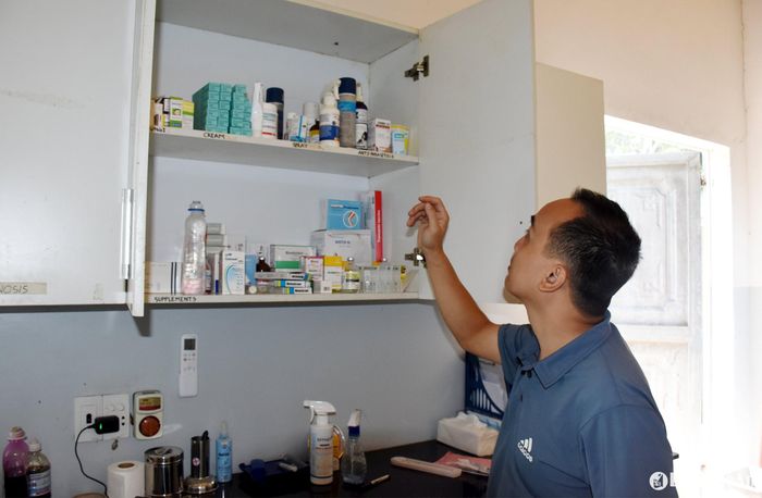 Tủ thuốc cứu chữa cho động vật hoang dã. Ảnh: Công Kiên