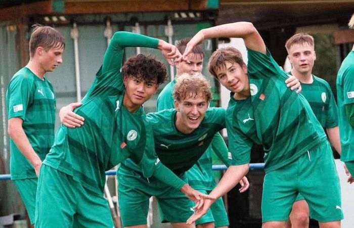Alex đã trưởng thành và hiện đang thi đấu cho Câu lạc bộ Bohemians Praha 1905. Ảnh: CLB Bohemians Praha 1905