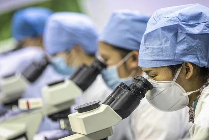 Các nhà khoa học gốc Trung Quốc đang rời khỏi Mỹ hàng loạt. (Ảnh minh họa)