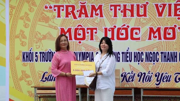  Các phần quà ý nghĩa được gửi trao.