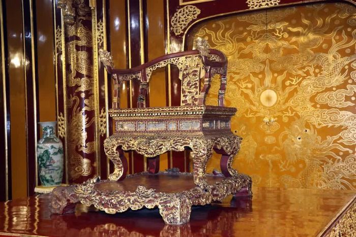 Ngai vàng triều Nguyễn đặt bên trong Điện Thái Hòa. Ảnh: TTXVN phát
