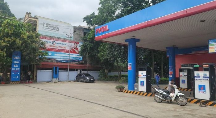 Mô hình trạm sạc điện tại các cửa hàng xăng dầu của PVOIL.