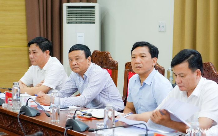 Các đồng chí lãnh đạo Ban Nội chính Tỉnh ủy tham dự hội nghị giao ban. Ảnh: Phạm Bằng