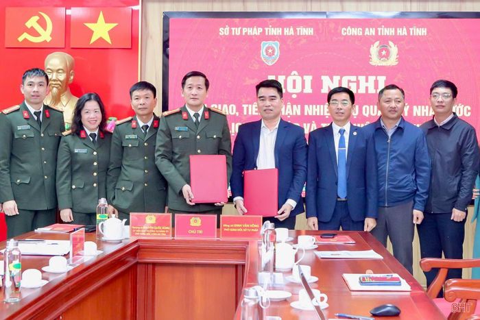 Công an tỉnh tiếp nhận nhiệm vụ cấp phiếu lý lịch tư pháp từ Sở Tư pháp vào ngày 27/2/2025.