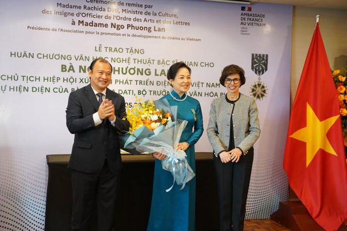 Ông Lê Hải Bình - Thứ trưởng Bộ Văn hóa, Thể thao và Du lịch Việt Nam, bà Ngô Phương Lan và bà Rachida Dati. (Ảnh: PV/Vietnam+)