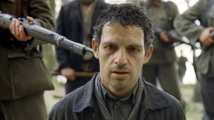Saul Ausländer (do Géza Röhrig thủ vai), từ một cảnh trong phim "Son of Saul"