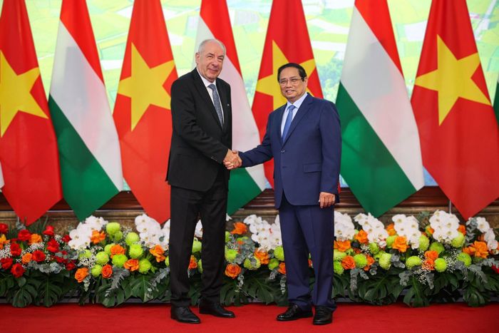 Thủ tướng Chính phủ Phạm Minh Chính và Tổng thống Hungary Sulyok Tamas.