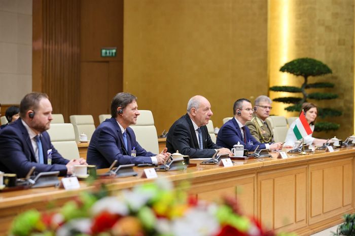 Tổng thống Hungary khẳng định sẽ thúc đẩy các nước EU còn lại sớm phê chuẩn Hiệp định Bảo hộ đầu tư Việt Nam - EU (EVIPA), ủng hộ và thúc đẩy Ủy ban châu Âu (EC) sớm gỡ bỏ "Thẻ vàng IUU" đối với hải sản xuất khẩu của Việt Nam.