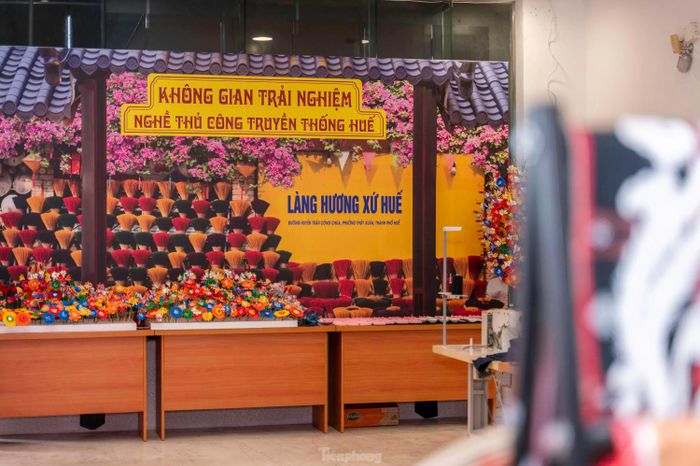 Đây là dịp để công chúng hiểu sâu sắc hơn lịch sử của áo dài Việt Nam, trực tiếp trải nghiệm hoạt động văn hóa truyền thống như, nghề làm hoa giấy Thanh Tiên, nghề làm ông Táo làng Địa Linh của thành phố Huế hay các công đoạn may áo dài...