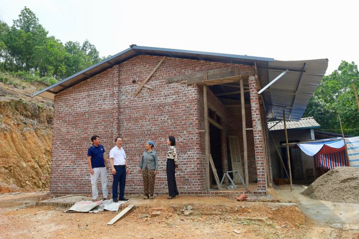 “Ngôi nhà dân vận” của bà Hoàng Thị Nhung – khu Làng Vải, xã Hợp Nhất được xây dựng từ tháng 3/2025, dự kiến hoàn thành trong tháng 6/2025.