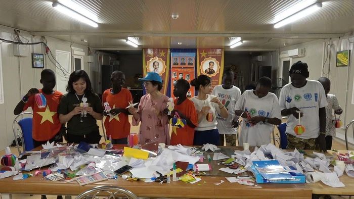 Sản phẩm đã hoàn thành trong niềm vui của trẻ em Abyei.