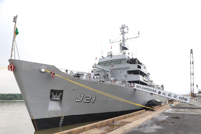 INS Darshak là tàu khảo sát thủy văn chuyên dụng của Hải quân Ấn Độ. 