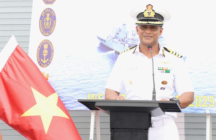 Đại tá Praveen Thomas, Chỉ huy trưởng tàu Hải quân INS Darshak cho rằng chuyến thăm của đoàn sĩ quan tàu Hải quân Ấn Độ INS Darshak là dấu mốc quan trọng trong mối quan hệ hợp tác song phương giữa Ấn Độ và Việt Nam.