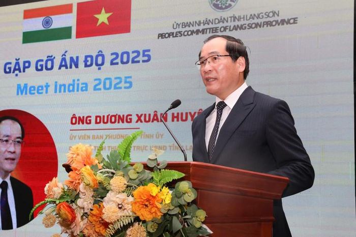  Phó Chủ tịch Thường trực Ủy ban nhân dân tỉnh Lạng Sơn phát biểu tại Hội nghị. (Ảnh: Quốc Đạt)