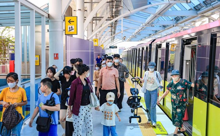 Kết nối metro thuận tiện sẽ thu hút được hành khách bỏ phương tiện cá nhân đi đường sắt đô thị. Ảnh: M. Hùng.