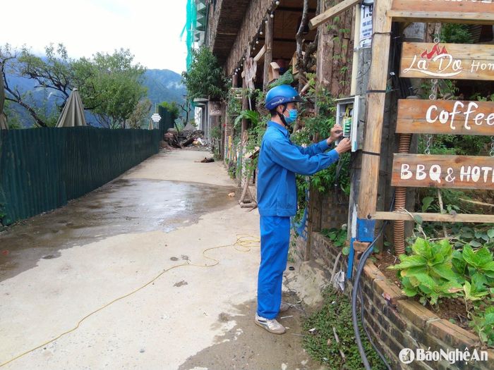 Trước thiên tai tập trung vào rà soát, kiểm tra hệ thống hạ tầng thông tin, xây dựng kịch bản ứng phó. Ảnh: T.P