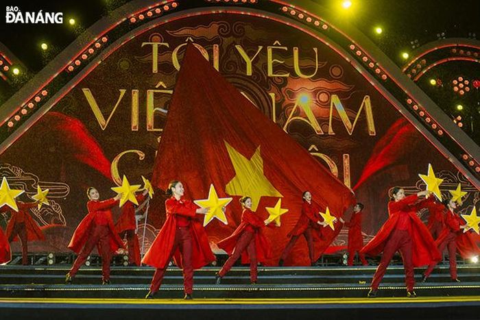 Ca khúc “Khát vọng là người Việt” thể hiện khát vọng vươn lên, hội nhập và khẳng định bản sắc Việt Nam trên hành trình phát triển cùng thế giới.