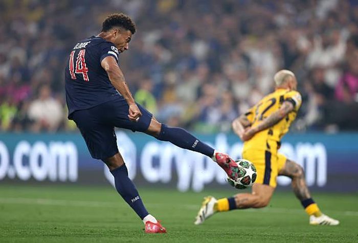 Desire Doue (PSG) ghi bàn vào lưới Inter
