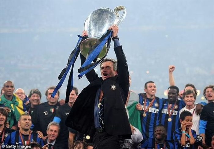 Mourinho là HLV duy nhất trong lịch sử Inter Milan giành cú ăn ba thần thánh