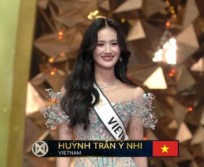 Đại diện Việt Nam Huỳnh Trần Ý Nhi dừng chân ở top 40. Ảnh: BTC