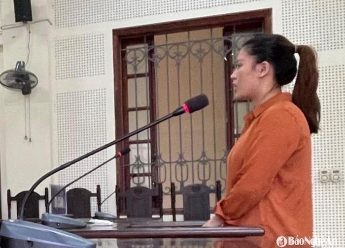 Âu Thị Thanh Hằng tại phiên tòa sơ thẩm. Ảnh tư liệu