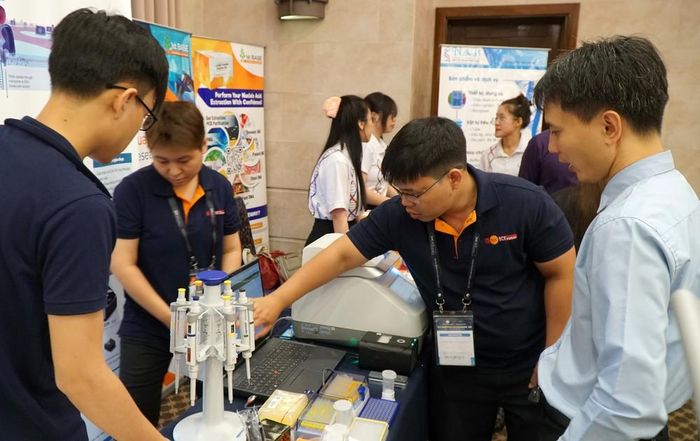 Nhiều công nghệ mới về trồng và sản xuất nấm được trưng bày, giới thiệu tại Hội nghị Nấm học toàn quốc lần thứ VI. Ảnh: Quốc Dũng - TTXVN