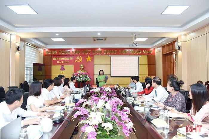  Với mỗi cán bộ, đảng viên các cơ quan, đơn vị trên địa bàn tỉnh, việc học Bác được thể hiện rõ qua thái độ trách nhiệm, tinh thần thi đua hoàn thành tốt nhiệm vụ, xây dựng văn hóa công vụ. 