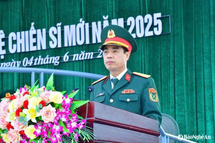 Đại tá Đinh Bạt Văn. Ảnh: Trọng Kiên