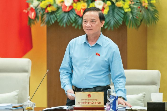 Phó Chủ tịch Quốc hội Nguyễn Khắc Định điều hành phiên họp. Ảnh: Phạm Thắng