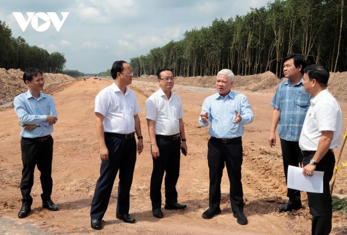 Lãnh đạo tỉnh yêu cầu các đơn vị đẩy nhanh tiến độ giải phóng mặt bằng cho 2 dự án trọng điểm 