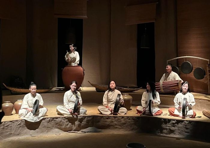 GOm Show nương vào gốm để kể câu chuyện văn hóa qua âm nhạc