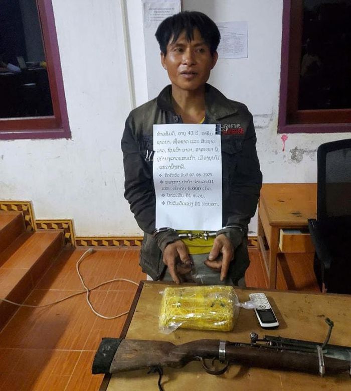 Đối tượng Sổm Đi và tang vật.