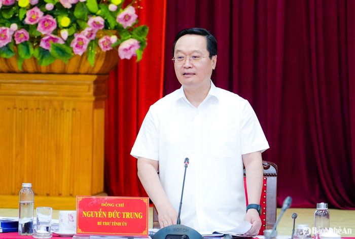 Đồng chí Nguyễn Đức Trung - Bí thư Tỉnh ủy kết luận các nội dung trong phiên họp của Ban Thường vụ Tỉnh ủy. Ảnh: Phạm Bằng
