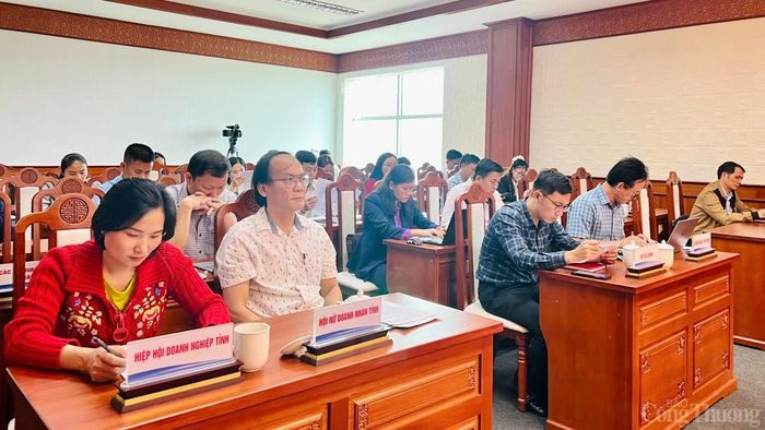 Các đại biểu tham dự hội nghị