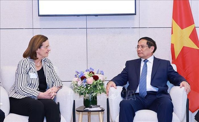 Thủ tướng Phạm Minh Chính tiếp đại diện Tập đoàn Thales. Ảnh: Dương Giang/TTXVN