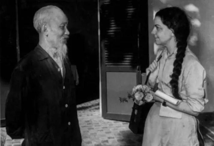 Nhà báo