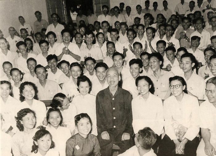 Chủ tịch Hồ Chí Minh tại Đại hội lần thứ III, Hội Nhà báo Việt Nam. Ảnh Tư liệu