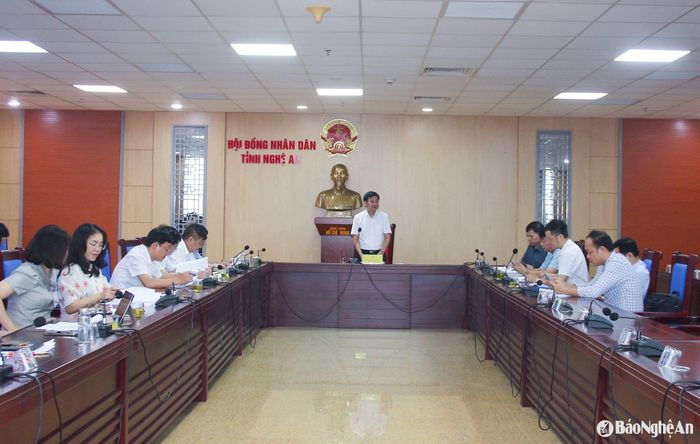 Quang cảnh cuộc họp thẩm tra. Ảnh: Mai Hoa